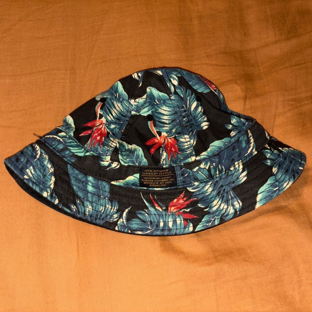 10deep bucket hat